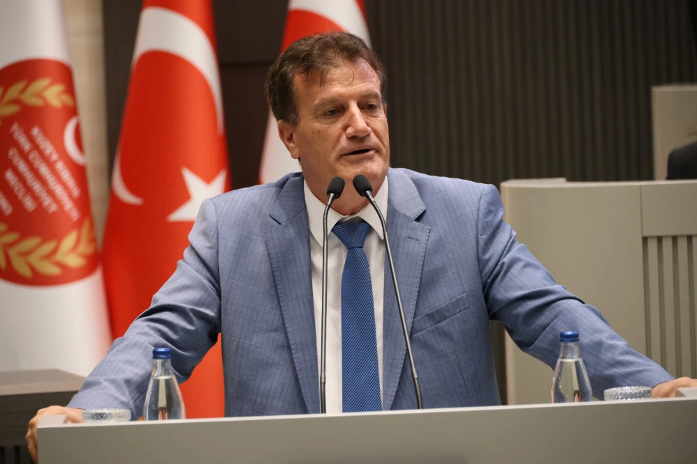 Arıklı: “Cumhuriyet Meclisi Federasyon tezinin ortadan kaldırıldığını ilan etmeli”