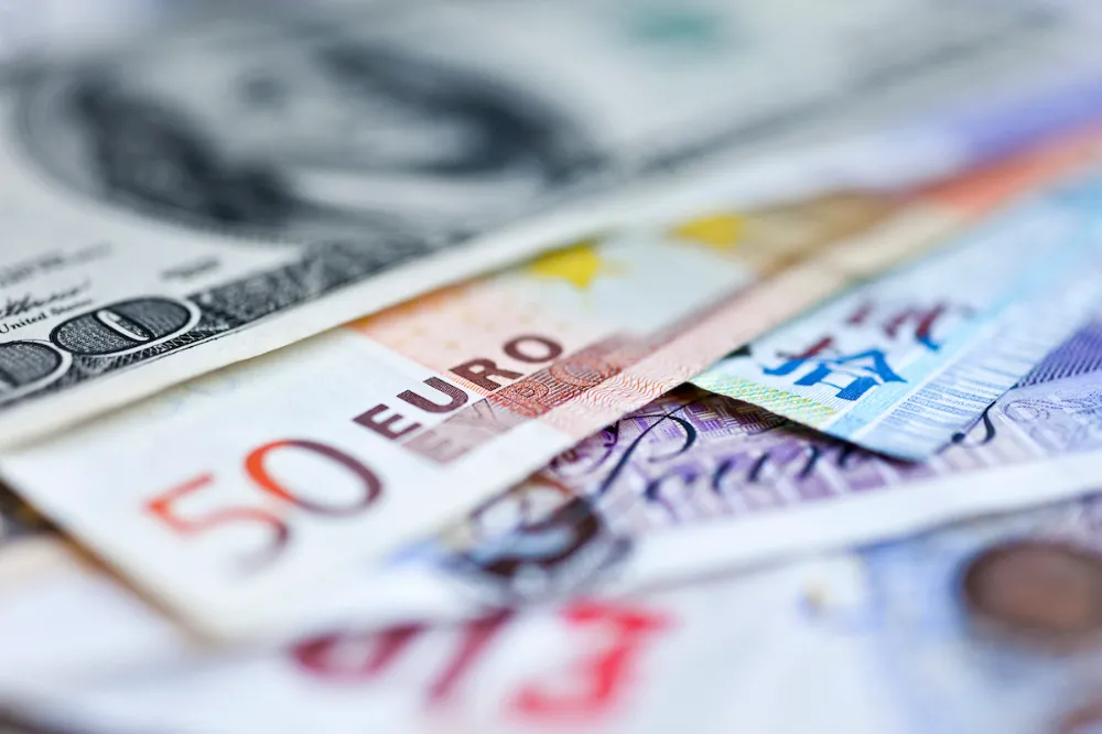 Dolar’ın rekor serisi sürüyor