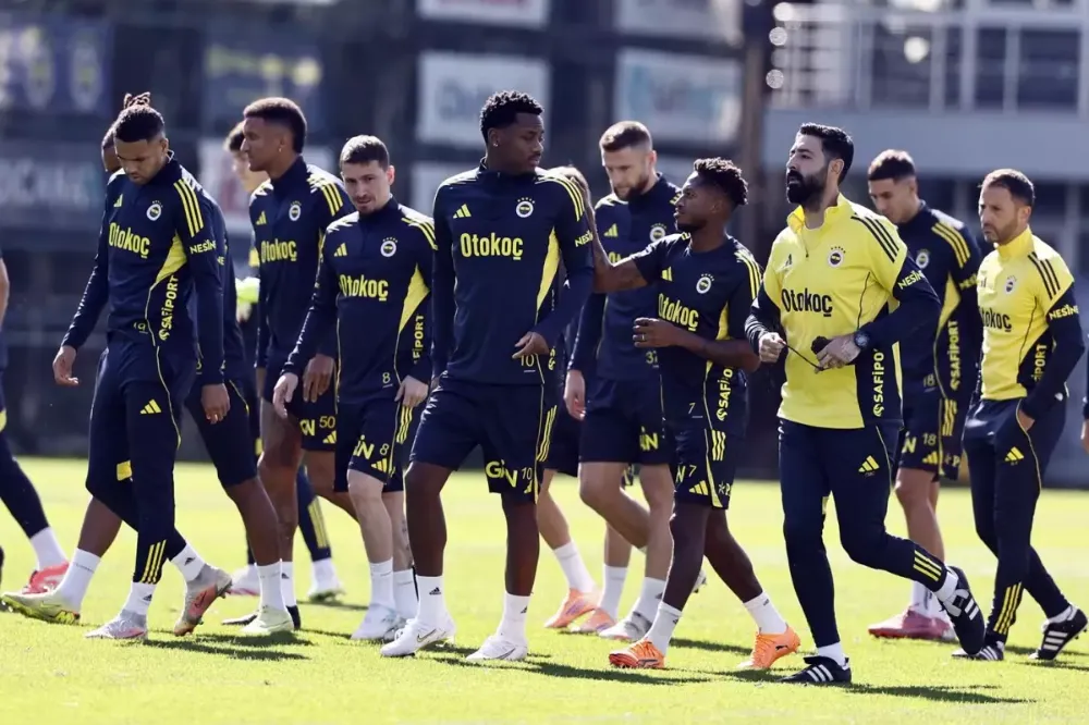 Fenerbahçe taraftarına büyük müjde! Yıldız isim geri döndü