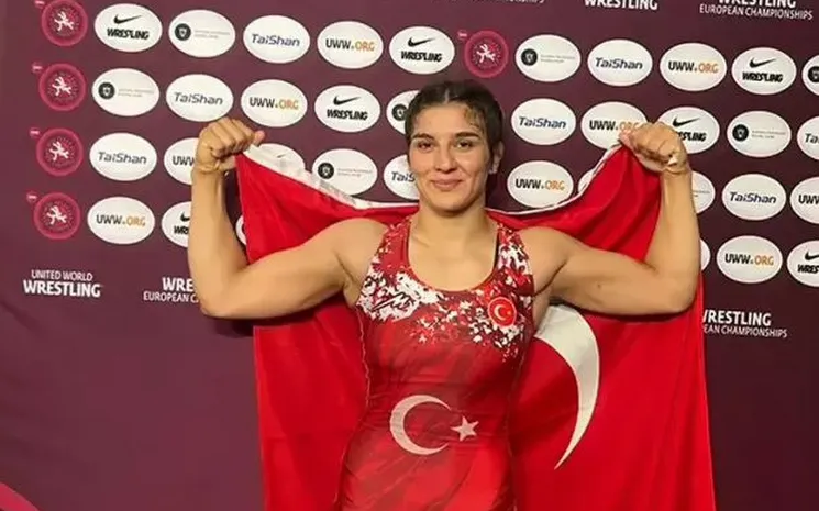 Nesrin Baş, 3. kez U23 dünya şampiyonu