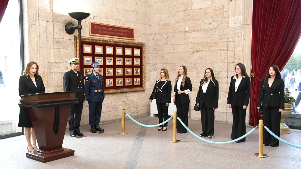 Kıbrıs Türk Eczacılar Birliği Anıtkabir’i ziyaret etti