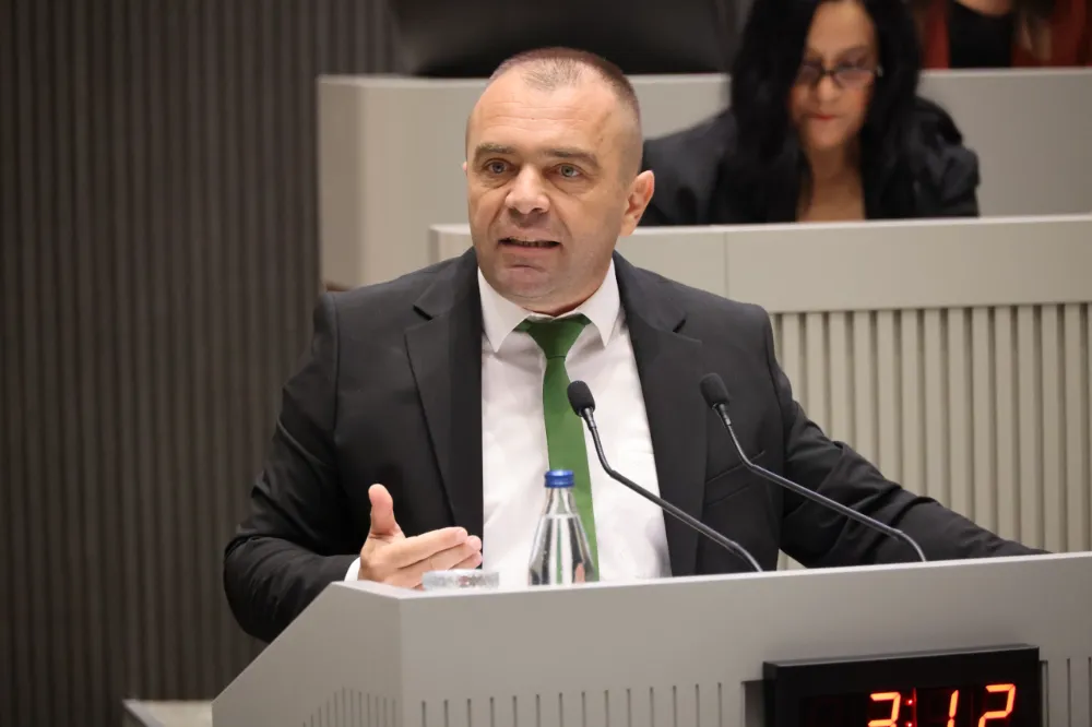 Şahiner: “Bu protokol kamu kaynaklarının özel şirkete devridir”