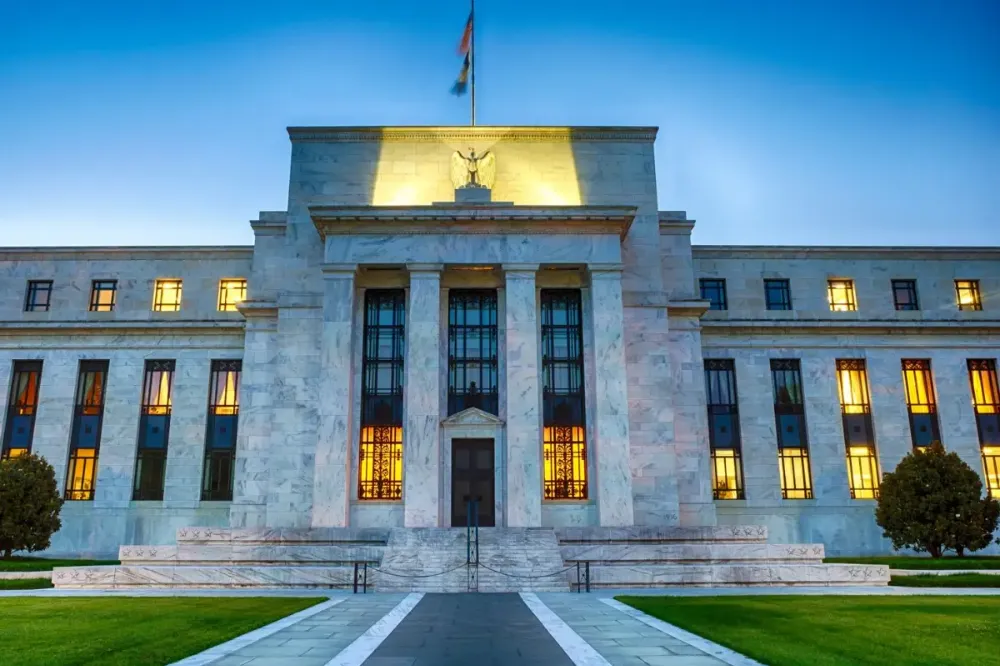 ABD Merkez Bankası Fed, faizi 25 baz puan indirerek yüzde 3,50-3,75 seviyesine çekti