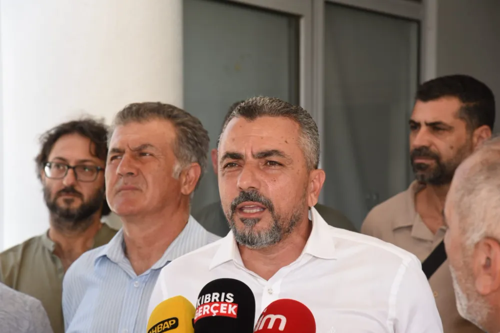  HÜR-İŞ, İhtiyat Sandığı Dairesi önünde basın açıklaması yaptı