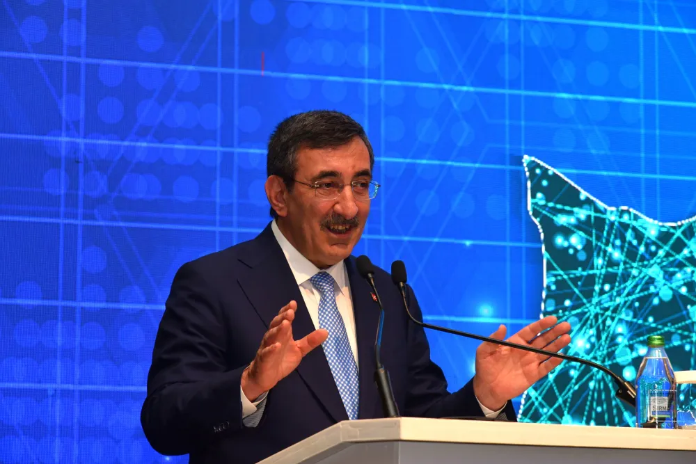Yılmaz: “Ambargoları dijital dönüşümle aşacak, KKTC’yi dünyaya son teknolojilerle açacağız