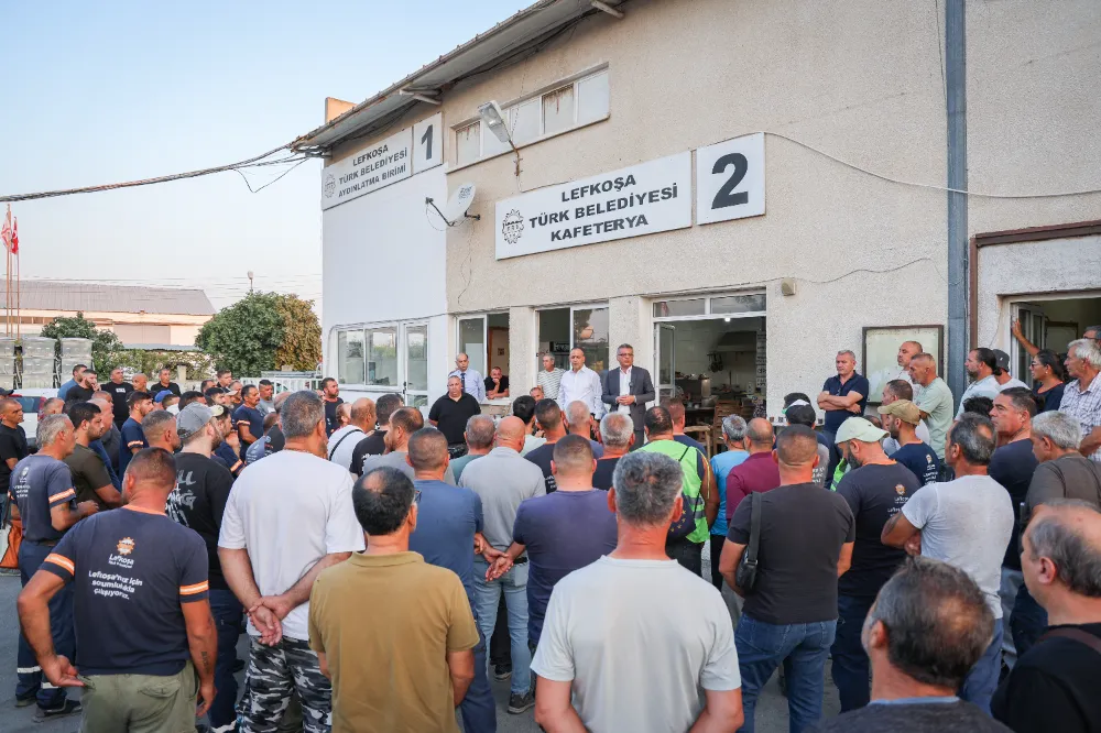  Erhürman ve Harmancı Lefkoşa’da işçilerle bir araya geldi