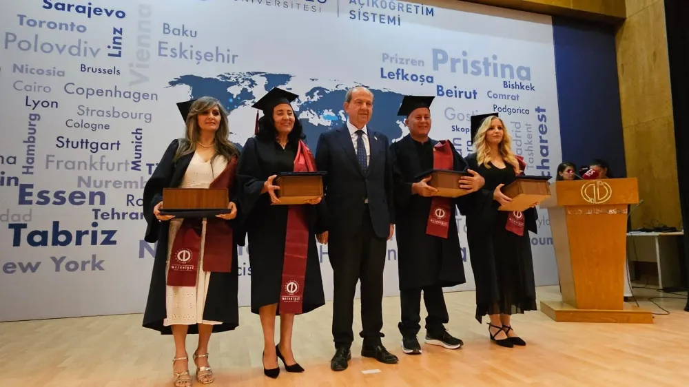  Tatar, Anadolu Üniversitesi Açıköğretim Fakültesi’nin mezuniyet törenine katıldı