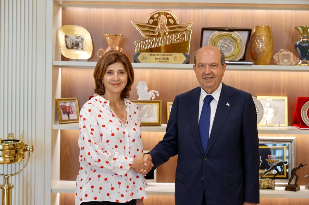 Tatar-Holguin görüşmesi Rum basınında