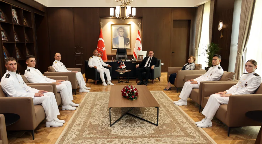 Meclis Başkanı Öztürkler, Milli Savunma Üniversitesi Deniz Harp Okulu öğrencilerini kabul etti